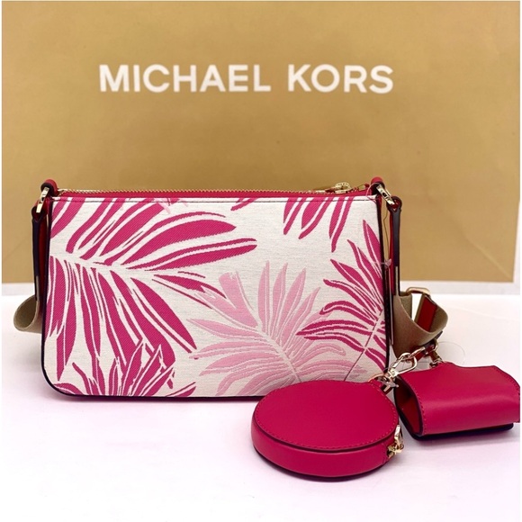Michael Kors Crossbody
with Tech Attached - Picture 9 of 14